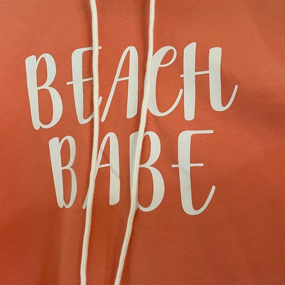 NWOT Beach Babe cropped hoodie - Picture 3 of 4